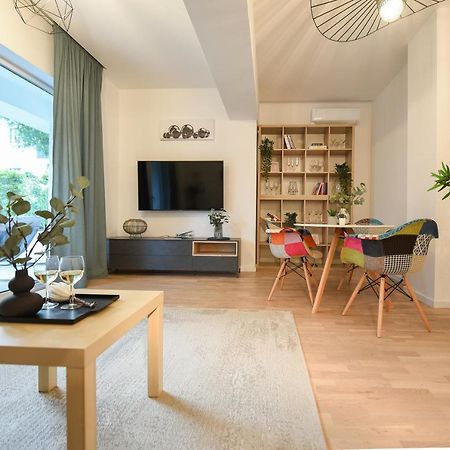 Vacation Feel - 2Br Apartment With Terrace & Private Parking In Baneasa Boekarest Buitenkant foto